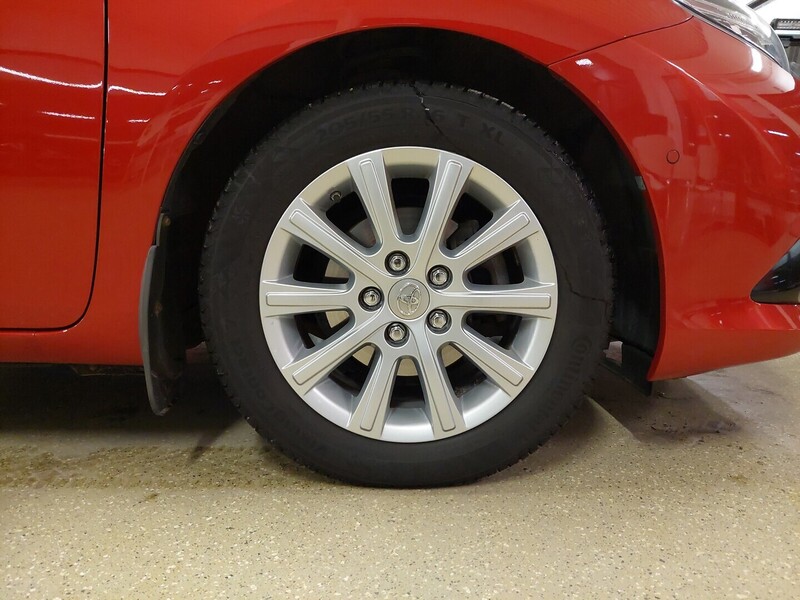 Toyota Auris vaihtoauto