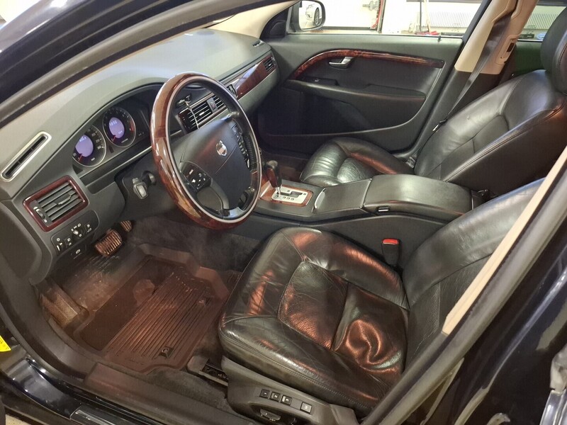 Volvo V70 vaihtoauto