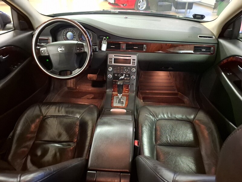 Volvo V70 vaihtoauto