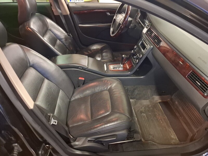 Volvo V70 vaihtoauto