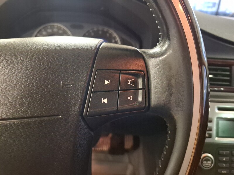 Volvo V70 vaihtoauto