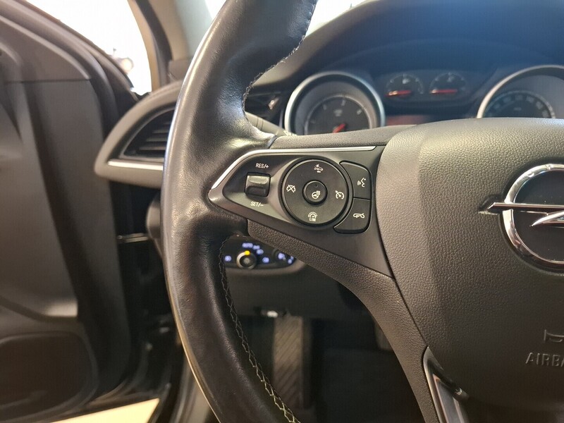 Opel Insignia vaihtoauto