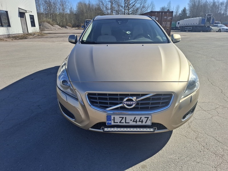 Volvo V60 vaihtoauto