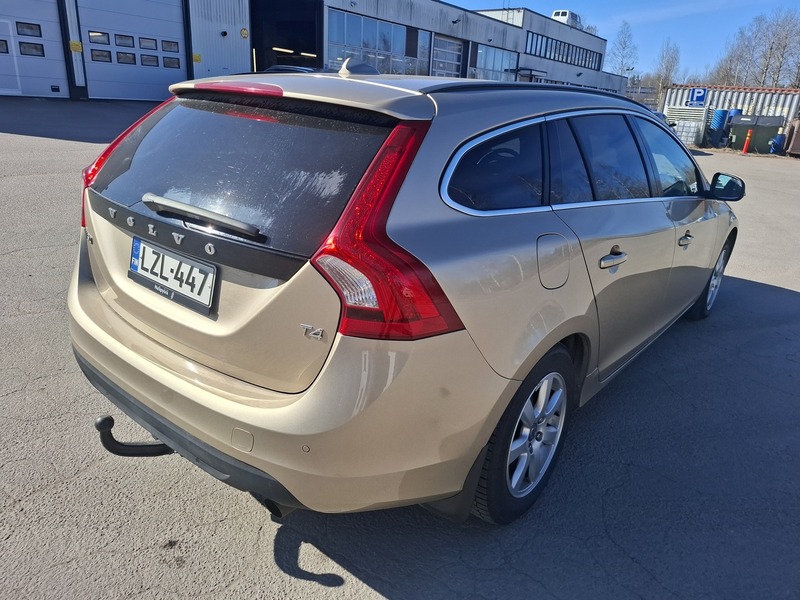 Volvo V60 vaihtoauto