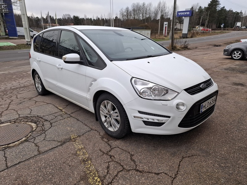 Ford S-MAX vaihtoauto