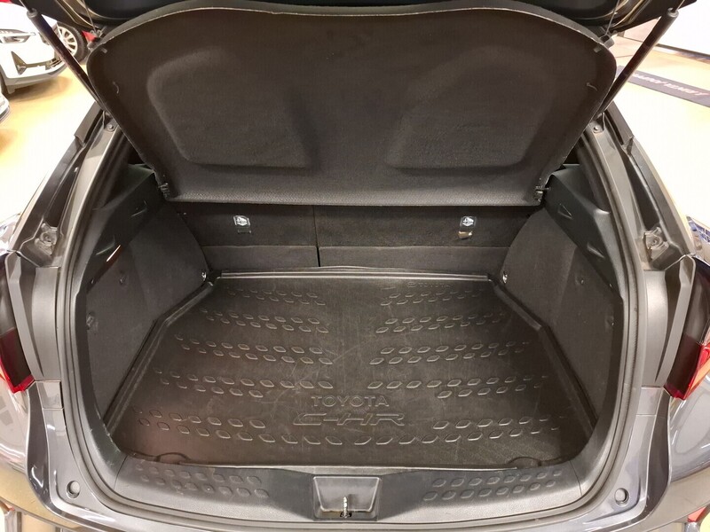 Toyota C-HR vaihtoauto