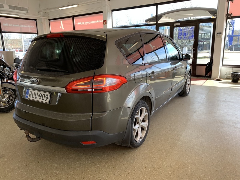 Ford S-MAX vaihtoauto