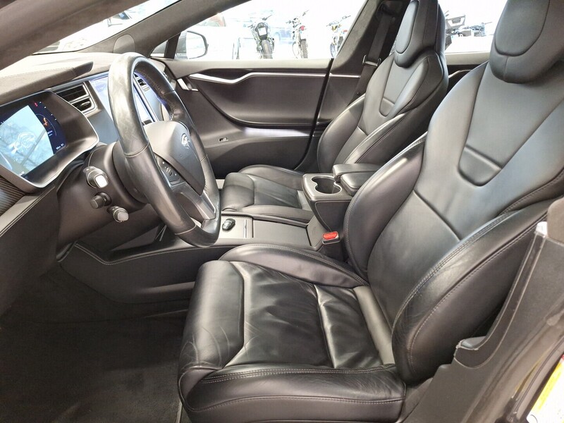 Tesla Model S vaihtoauto