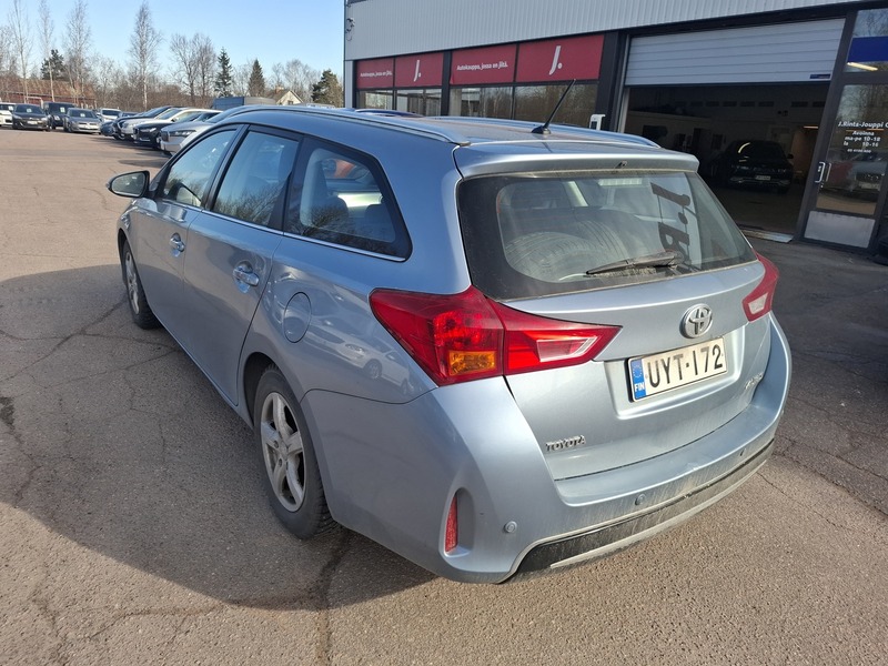 Toyota Auris vaihtoauto