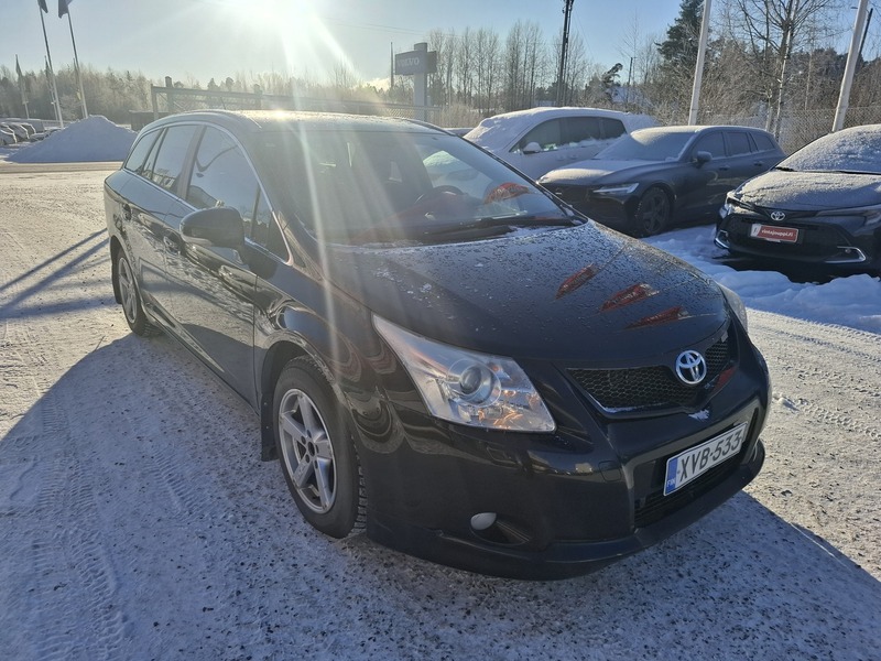 Toyota Avensis vaihtoauto