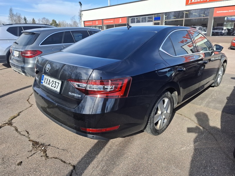 Skoda Superb vaihtoauto