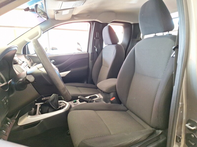 Nissan Navara vaihtoauto