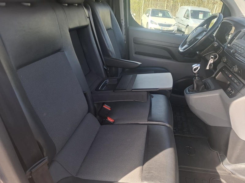 Opel Vivaro vaihtoauto