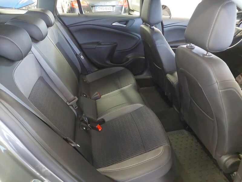 Opel Astra vaihtoauto