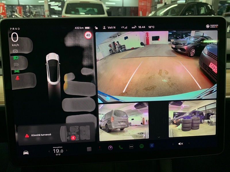 Tesla Model 3 vaihtoauto