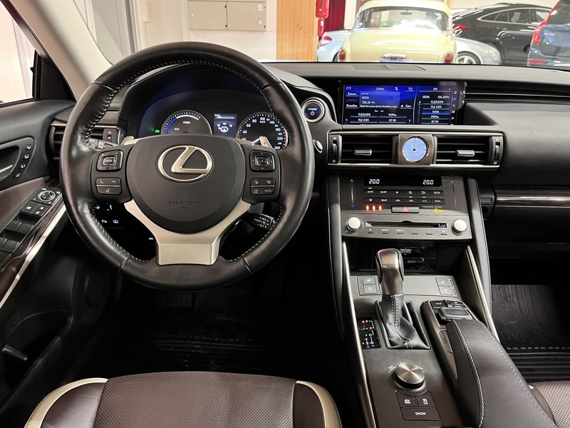 Lexus IS vaihtoauto