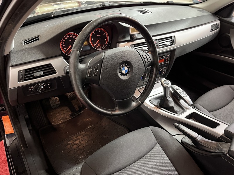 BMW 330 vaihtoauto