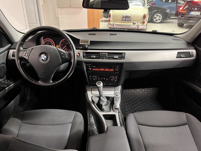 BMW 330 vaihtoauto