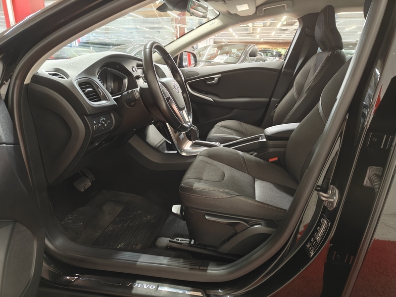 Volvo V40 Cross Country vaihtoauto