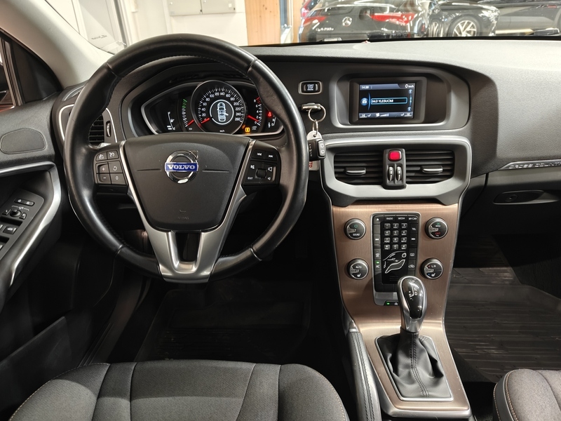 Volvo V40 Cross Country vaihtoauto