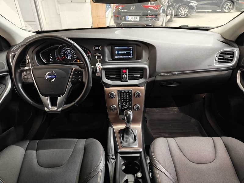 Volvo V40 Cross Country vaihtoauto