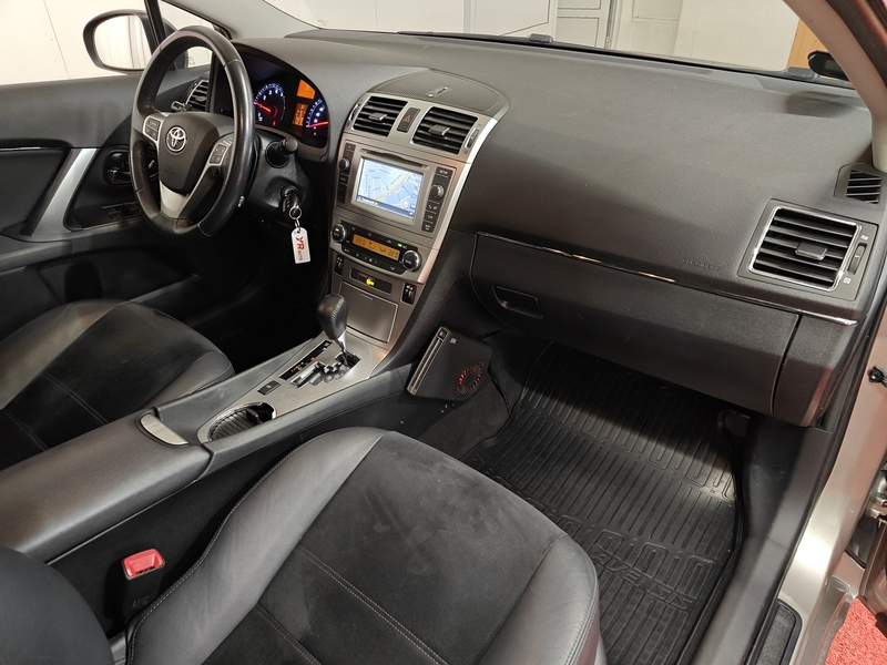 Toyota Avensis vaihtoauto