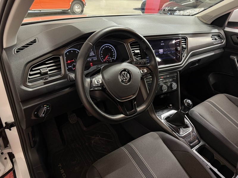 Volkswagen T-Roc vaihtoauto
