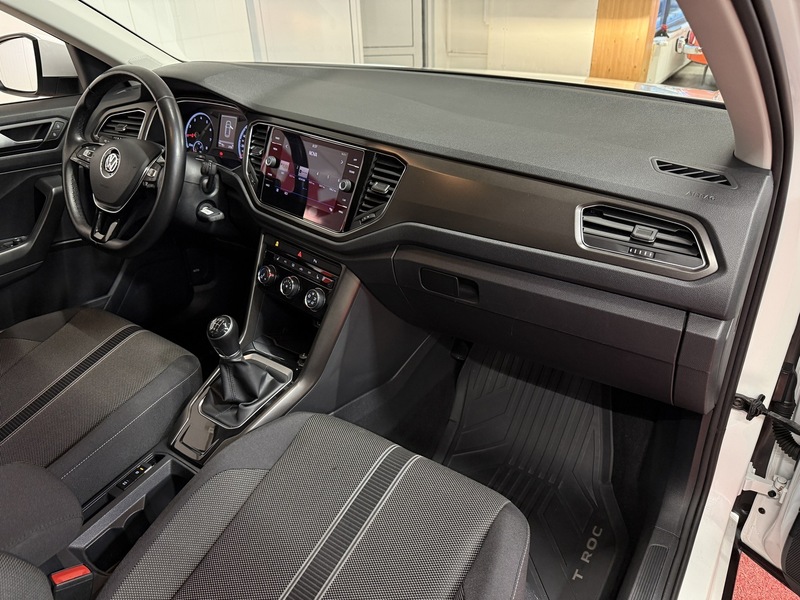 Volkswagen T-Roc vaihtoauto
