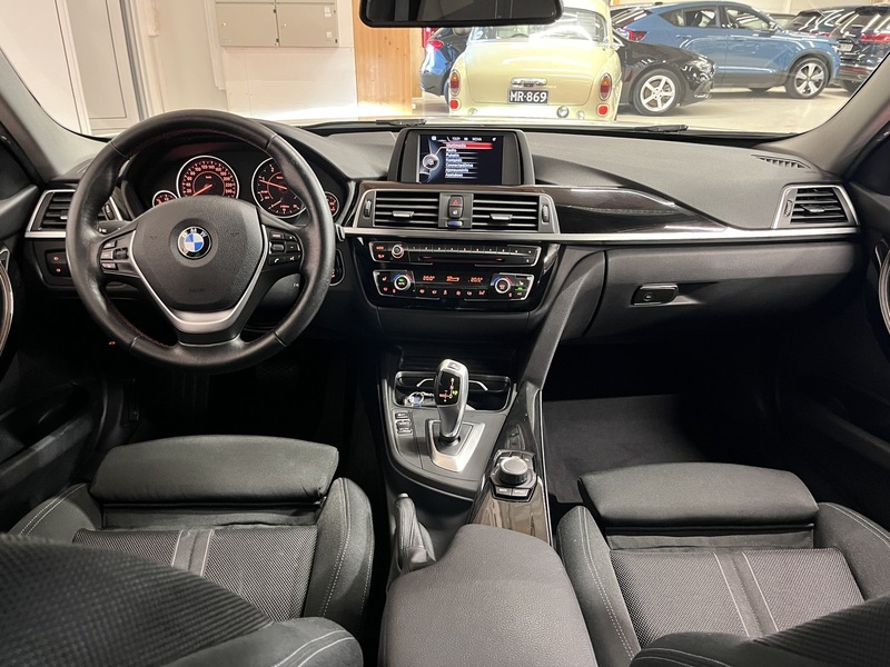 BMW 320 vaihtoauto