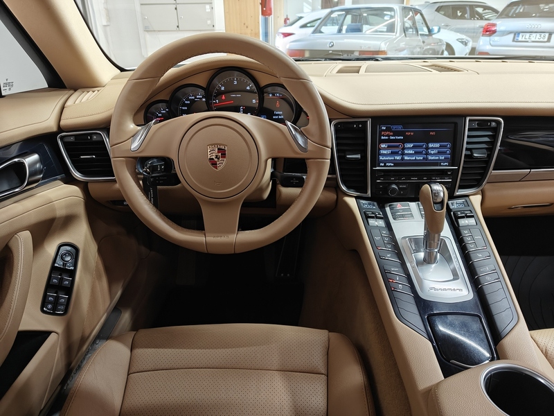 Porsche Panamera vaihtoauto