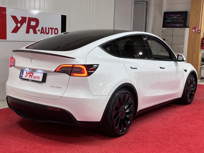 Tesla Model Y vaihtoauto