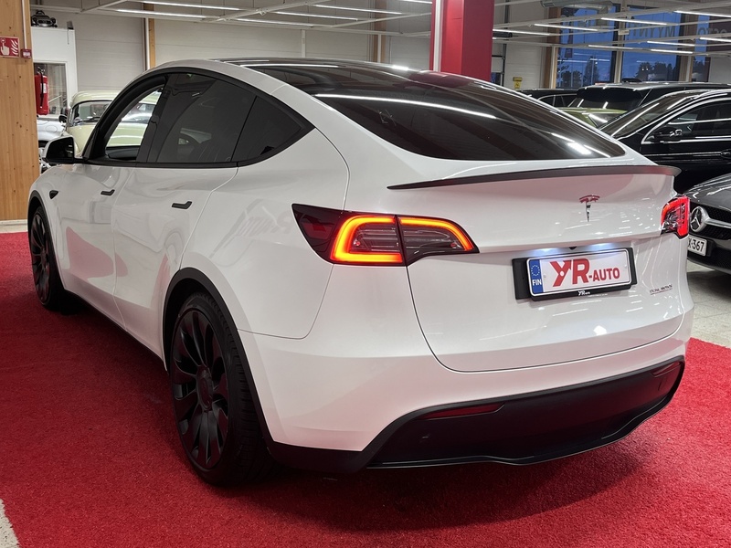 Tesla Model Y vaihtoauto