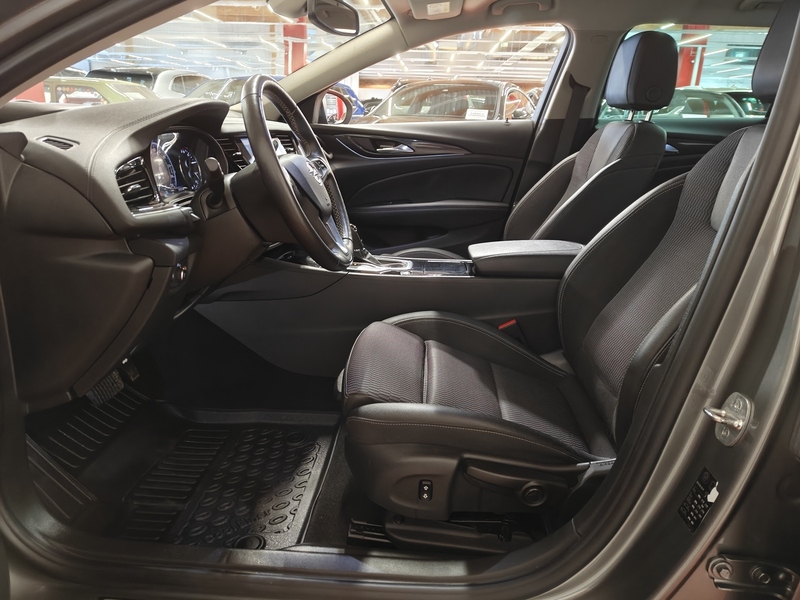 Opel Insignia vaihtoauto