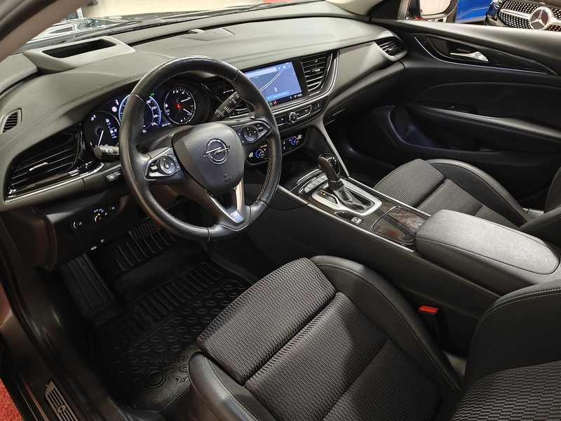 Opel Insignia vaihtoauto