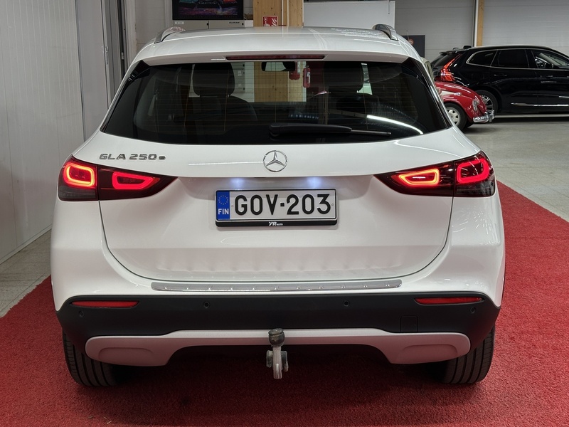 Mercedes-Benz GLA vaihtoauto