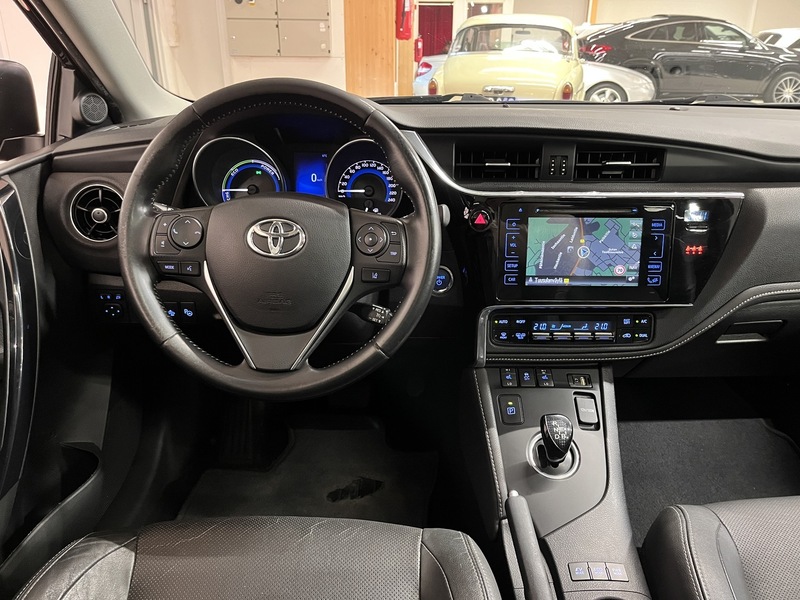 Toyota Auris vaihtoauto