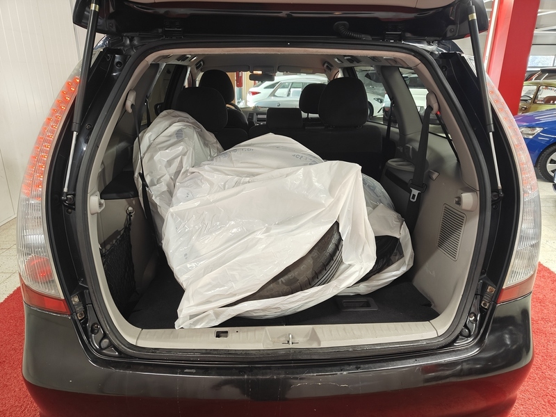 Mitsubishi Grandis vaihtoauto