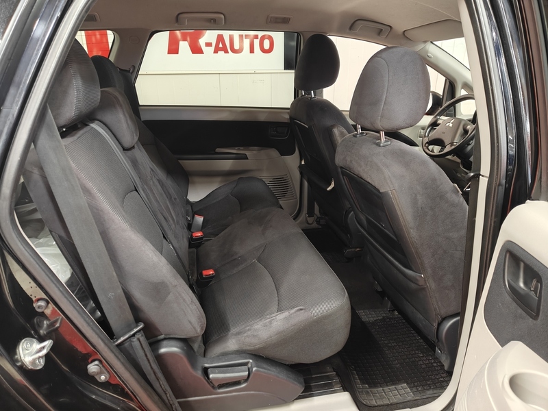 Mitsubishi Grandis vaihtoauto