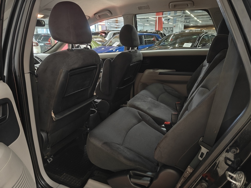 Mitsubishi Grandis vaihtoauto