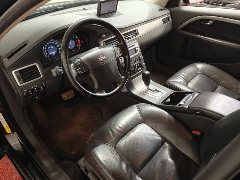 Volvo V70 vaihtoauto