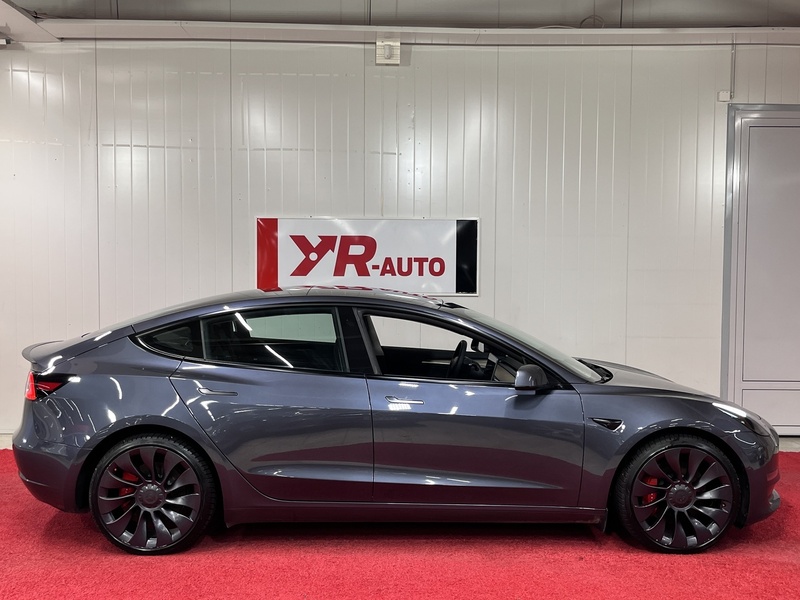 Tesla Model 3 vaihtoauto