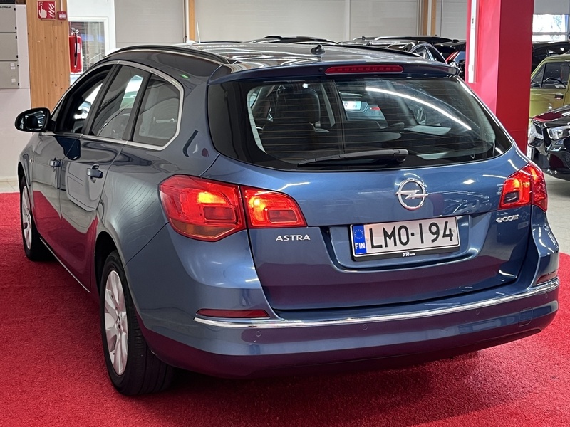 Opel Astra vaihtoauto