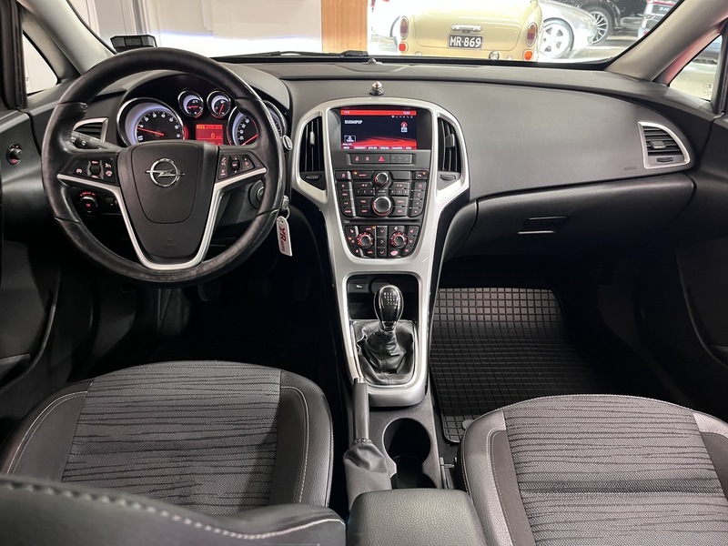 Opel Astra vaihtoauto