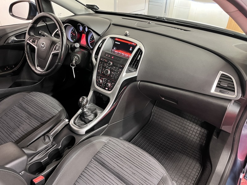 Opel Astra vaihtoauto