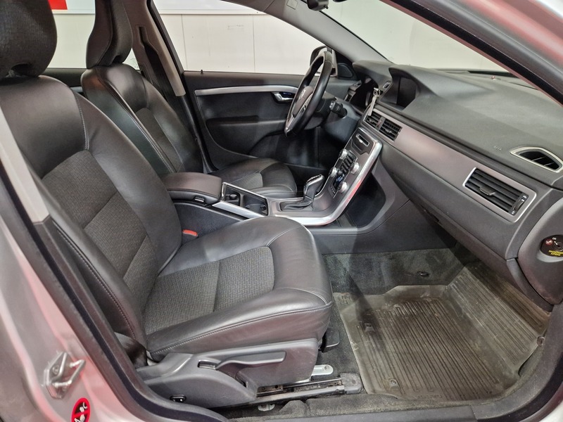 Volvo V70 vaihtoauto