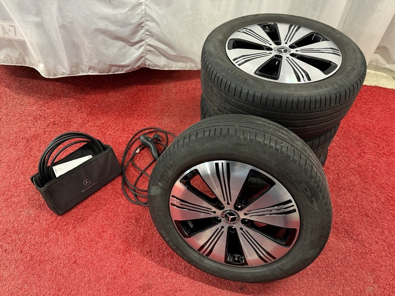 Mercedes-Benz EQB vaihtoauto