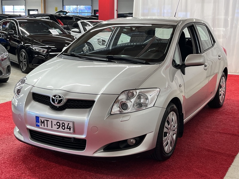 Toyota Auris vaihtoauto