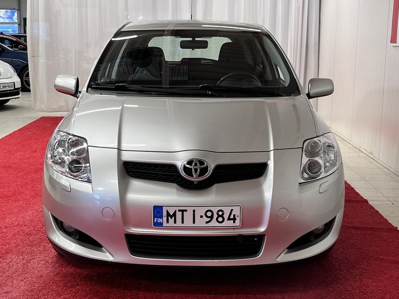 Toyota Auris vaihtoauto