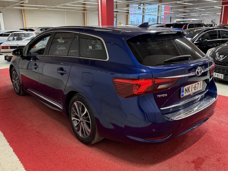 Toyota Avensis vaihtoauto