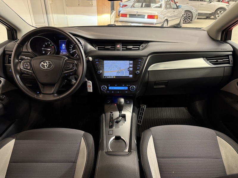 Toyota Avensis vaihtoauto